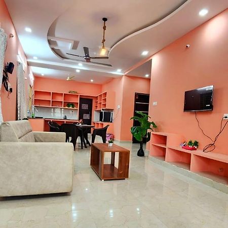 Ruhithahomestay- Ac Rooms-Free Wifi- Android Tv - Near To Alipiri- Door Service Τιρουπάτι Εξωτερικό φωτογραφία