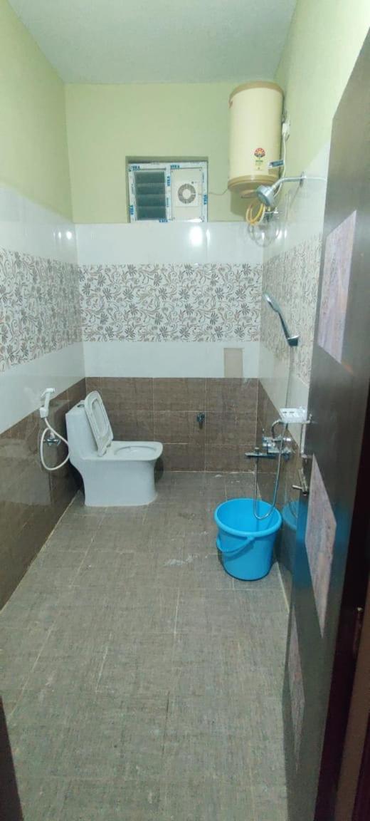 Ruhithahomestay- Ac Rooms-Free Wifi- Android Tv - Near To Alipiri- Door Service Τιρουπάτι Εξωτερικό φωτογραφία