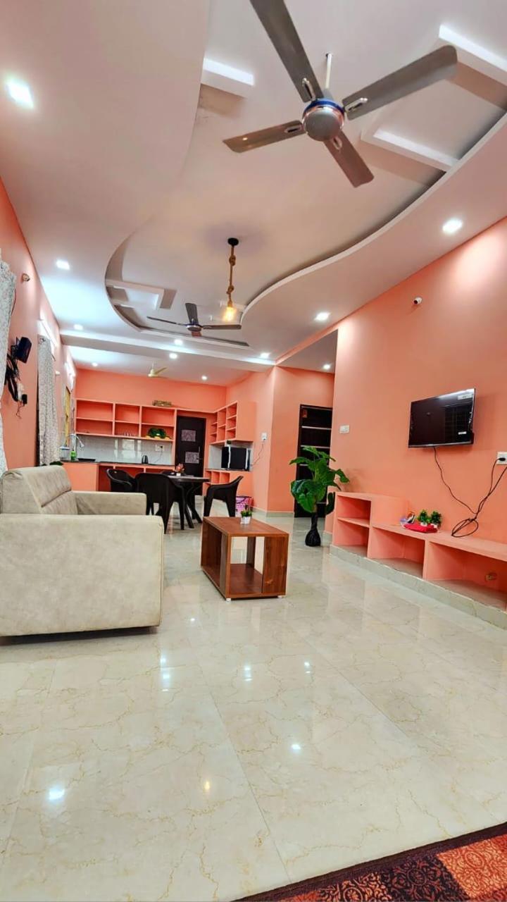 Ruhithahomestay- Ac Rooms-Free Wifi- Android Tv - Near To Alipiri- Door Service Τιρουπάτι Εξωτερικό φωτογραφία